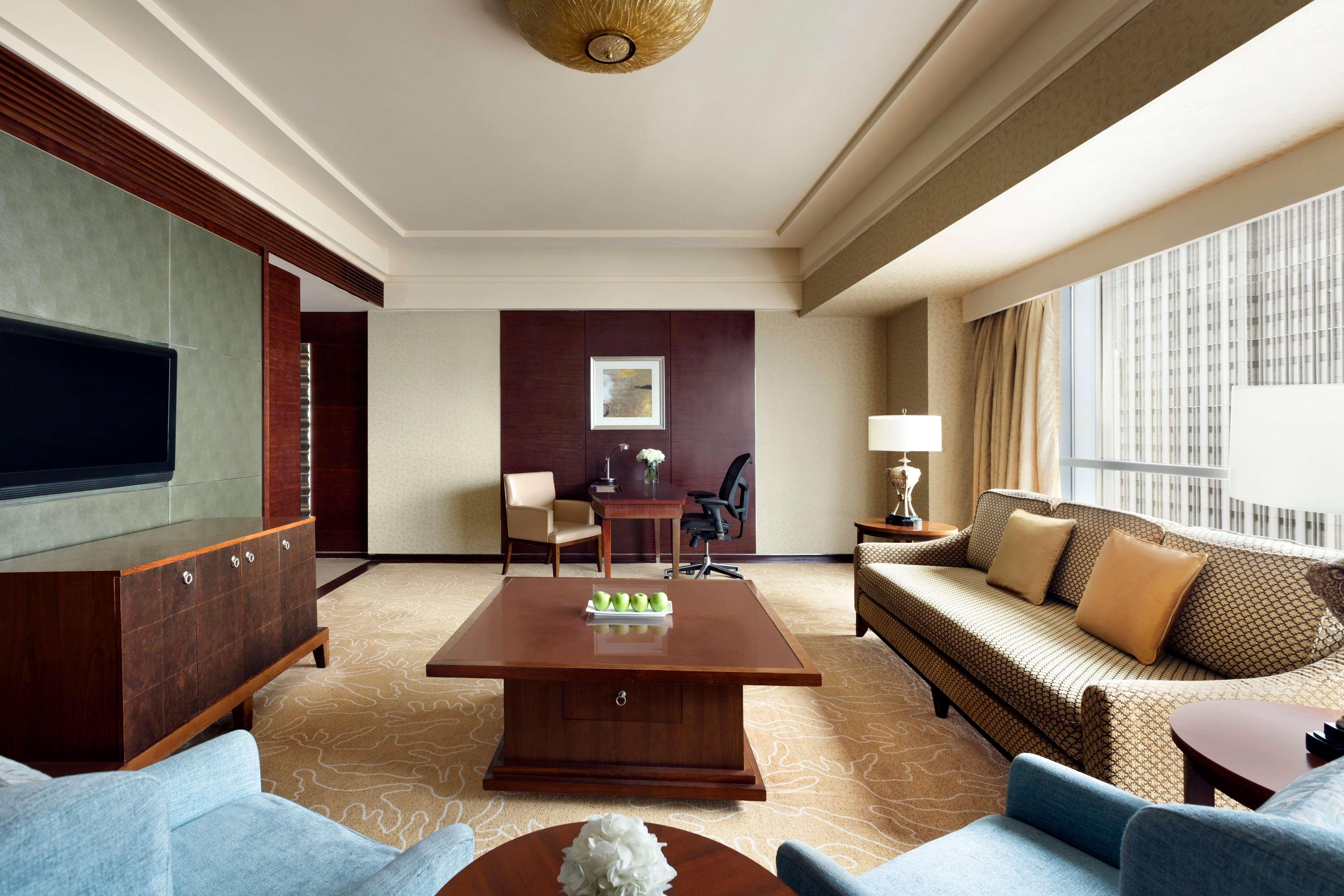 Shangri-La Qingdao - May Fourth Square Экстерьер фото