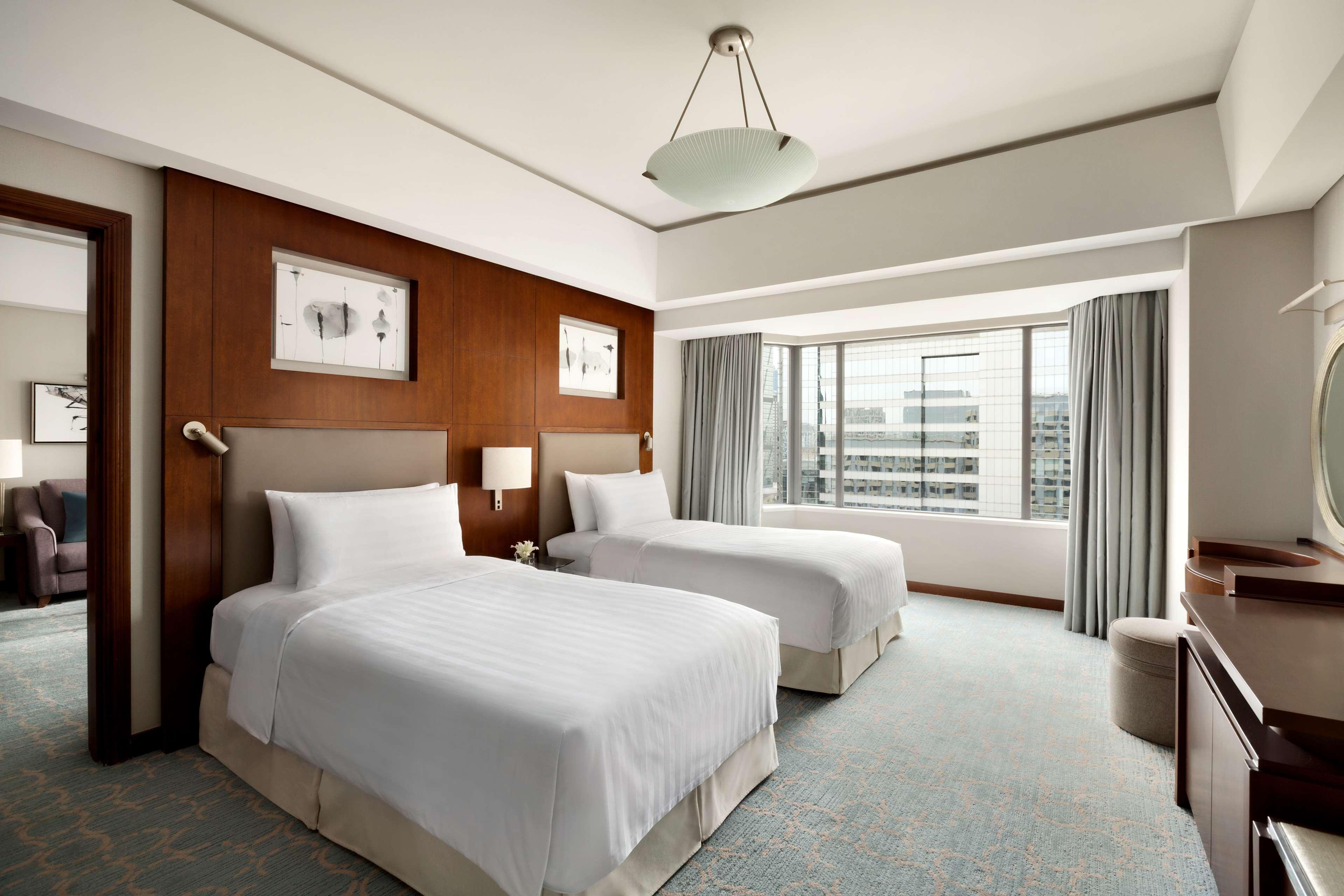 Shangri-La Qingdao - May Fourth Square Экстерьер фото