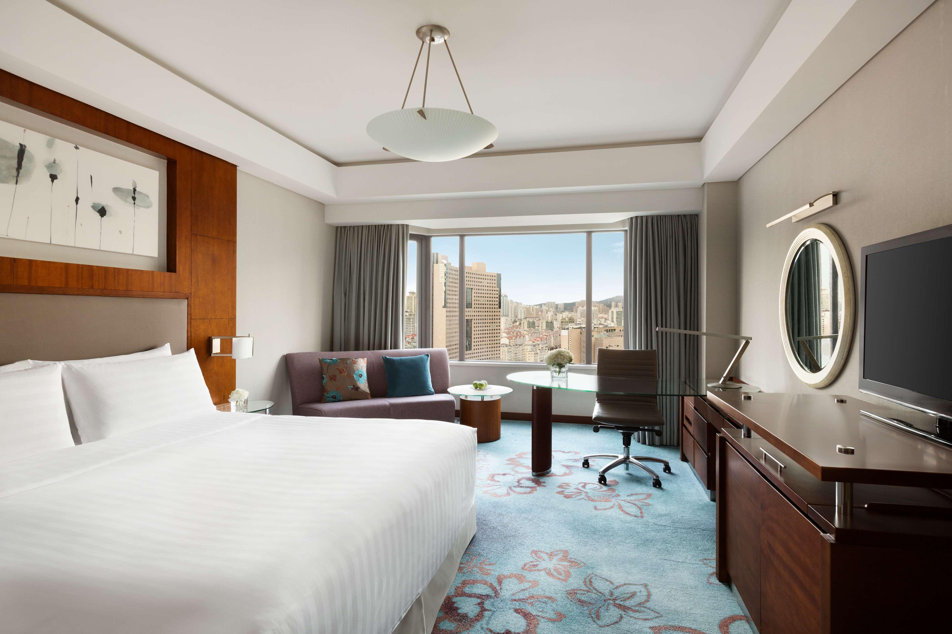 Shangri-La Qingdao - May Fourth Square Экстерьер фото